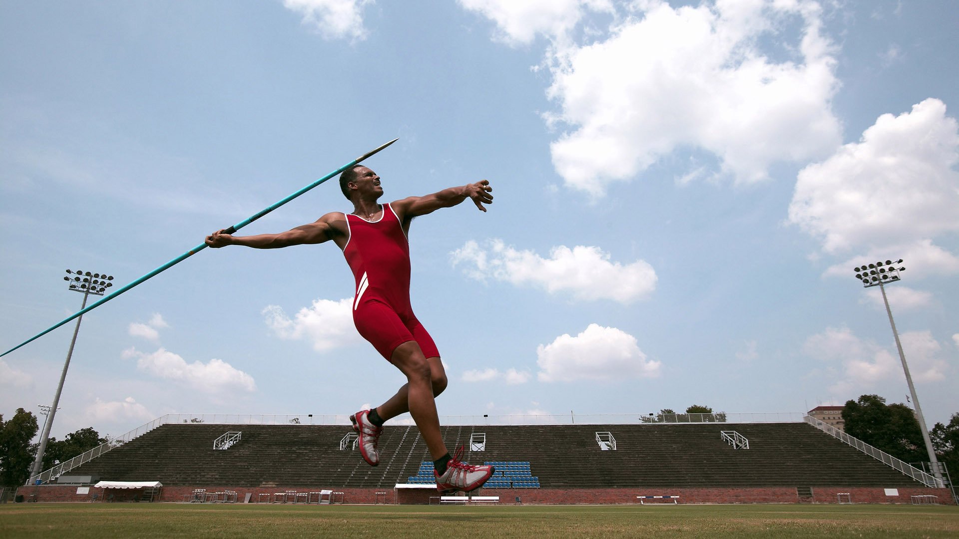 世界杯：多地博物馆夜间开放专设“足球与文明”主题展览